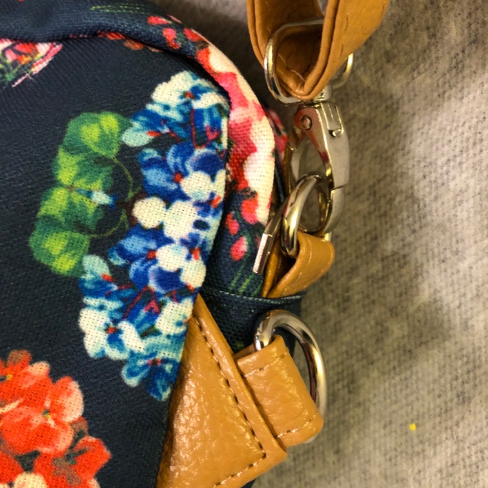 NWOT - Navy Floral Fanny Pack / Shoulder Bag - Picture 6 of 16